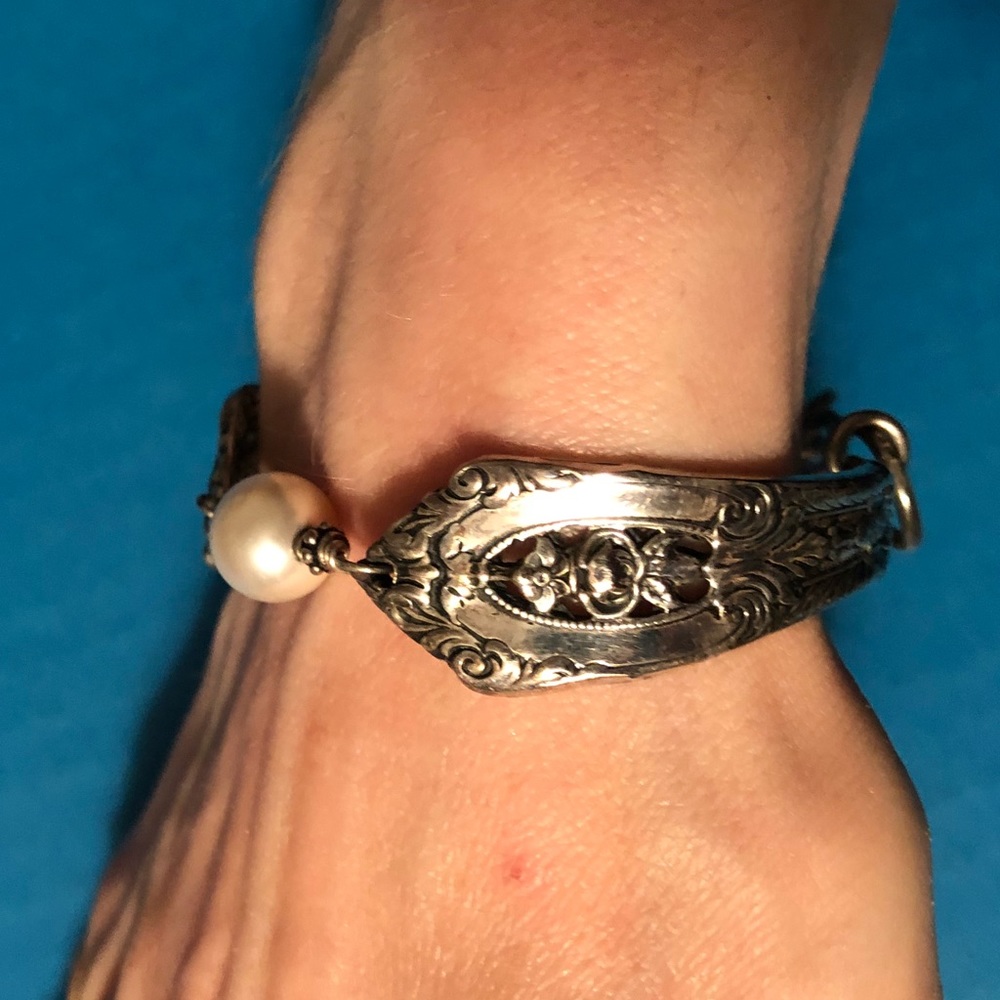 Pearl and silver wear bracelet! - Picture 3 of 7